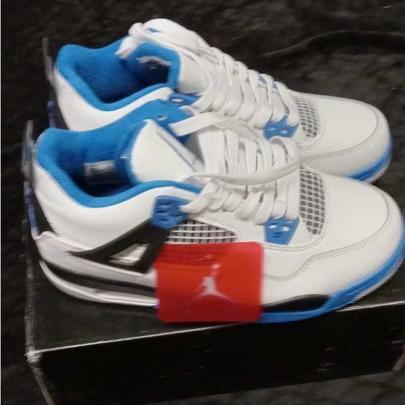 Jordan 4 - Picture 4 of 4